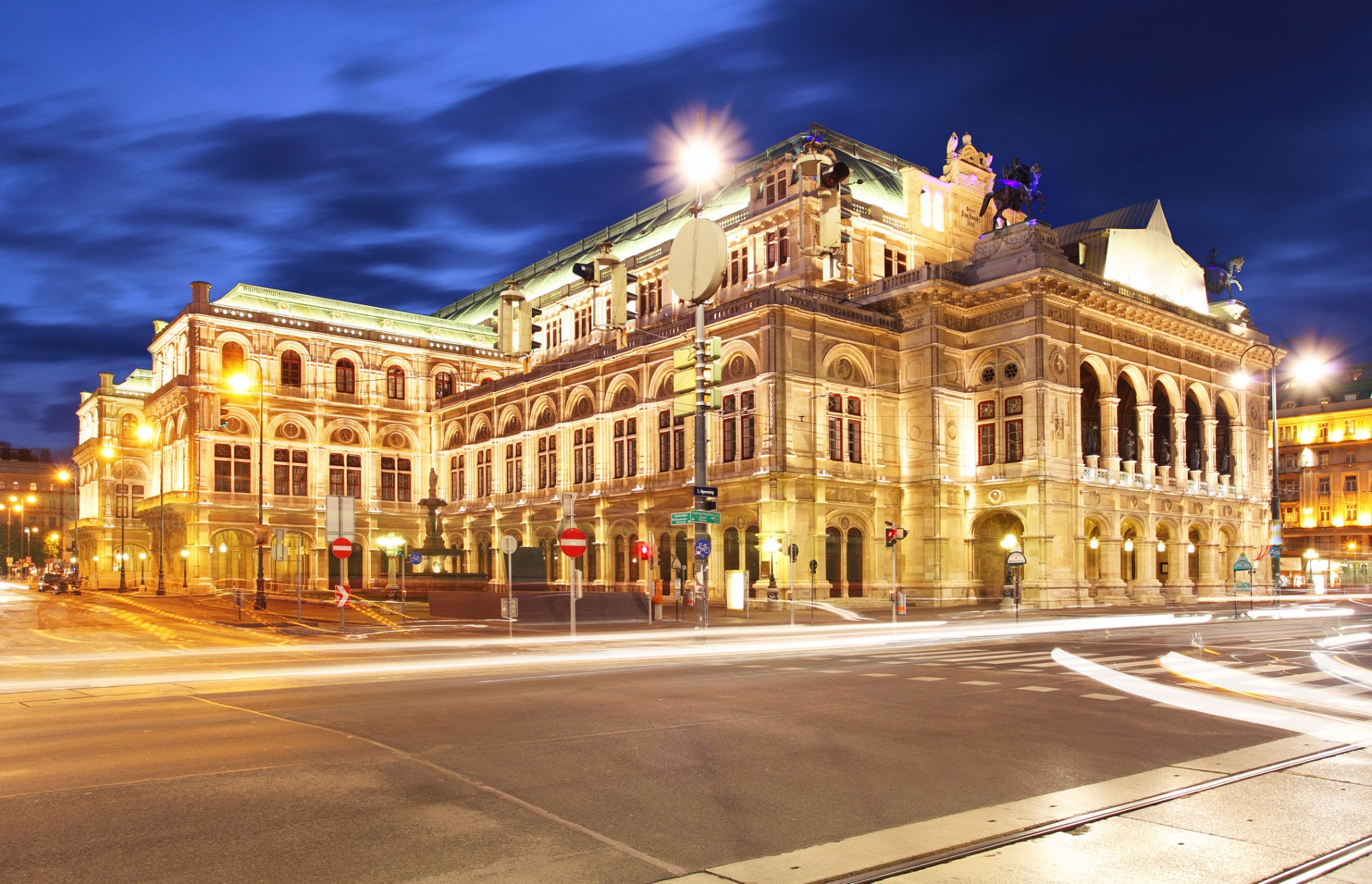 Vienna s. Венский Шарм.